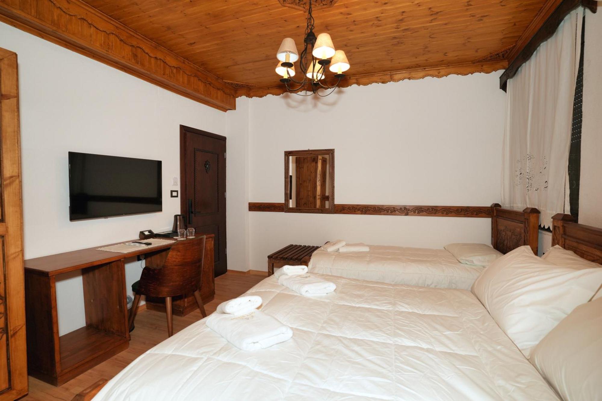 City Street Hotel Gjirokaster Luaran gambar