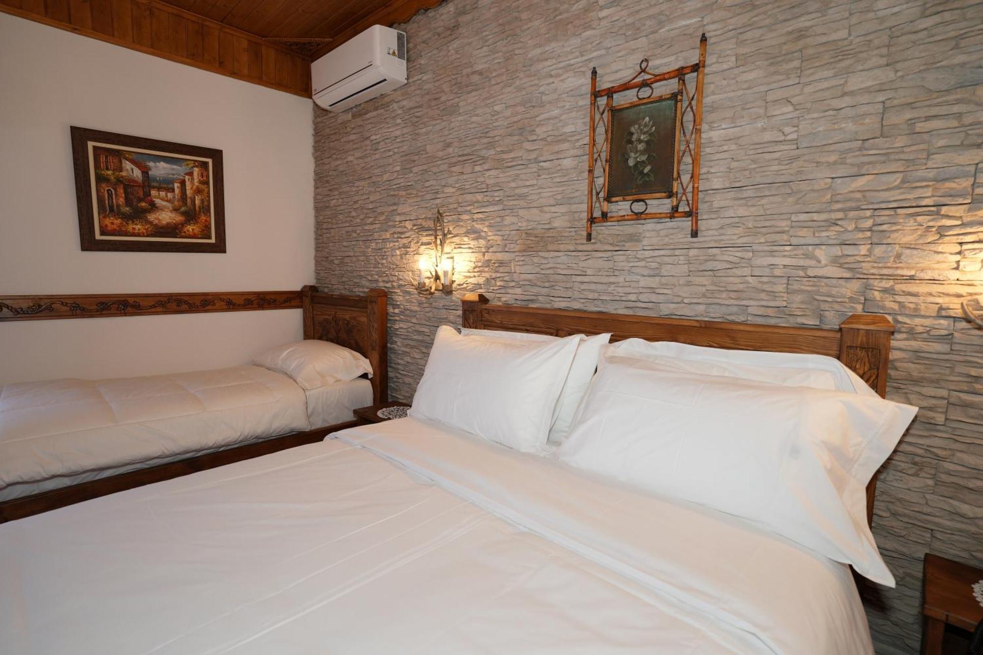 City Street Hotel Gjirokaster Luaran gambar