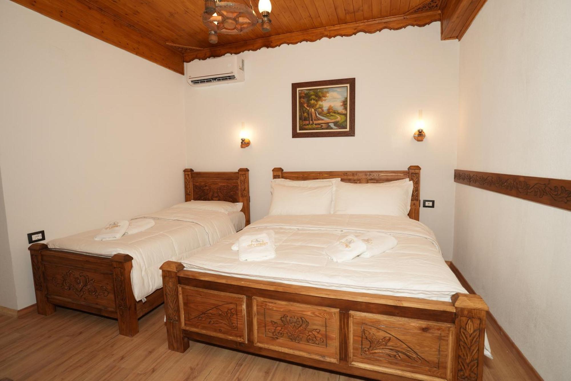 City Street Hotel Gjirokaster Bilik gambar