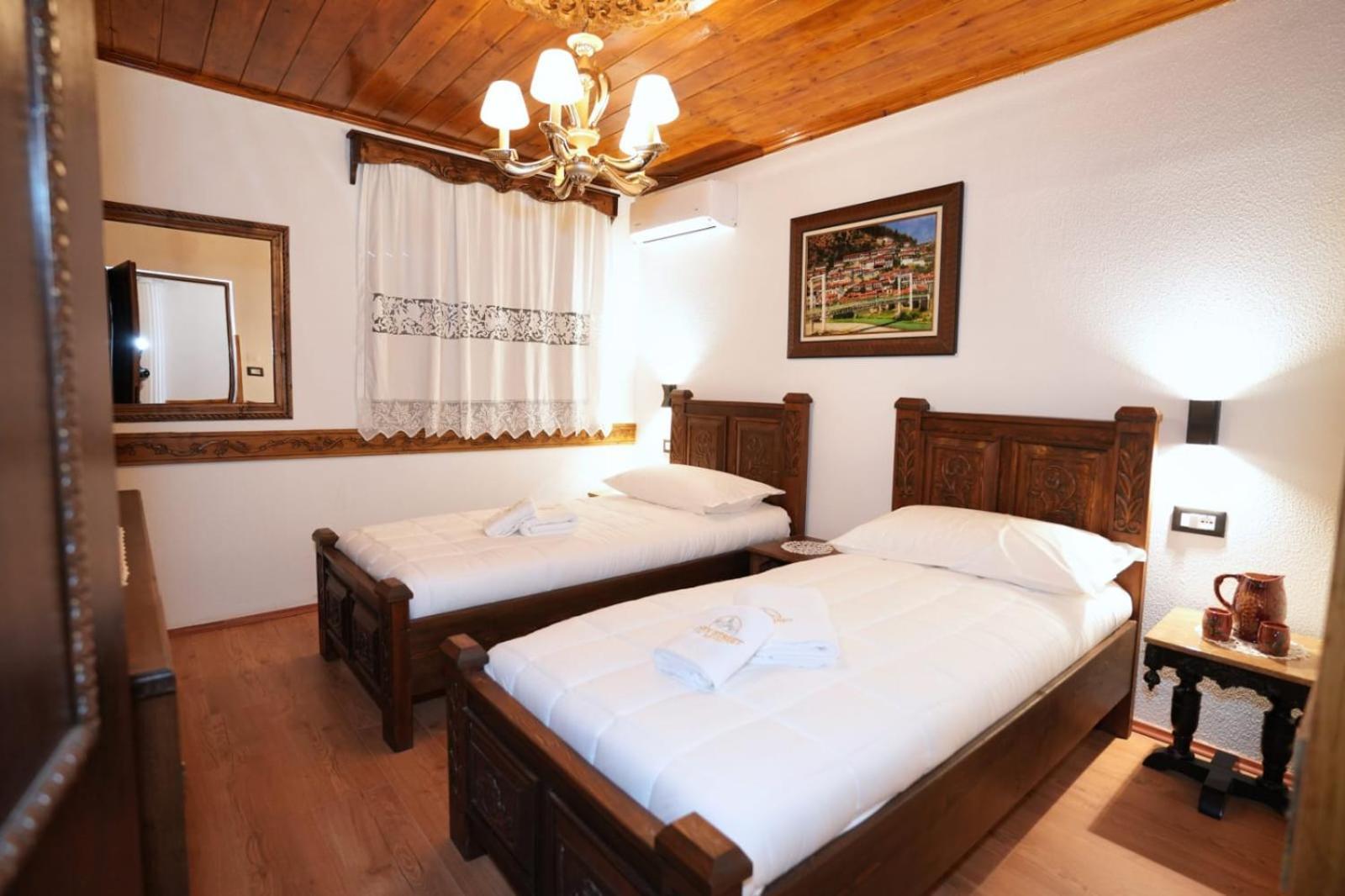 City Street Hotel Gjirokaster Luaran gambar